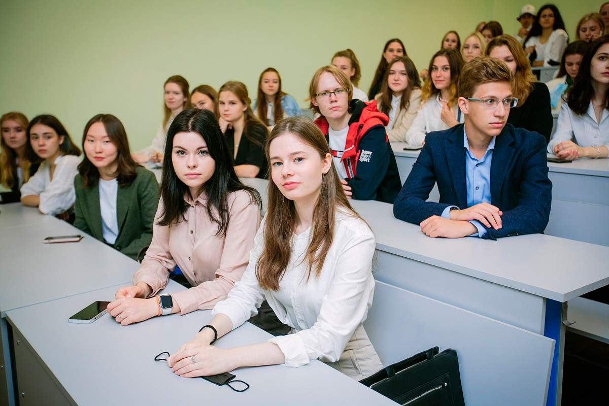 ВАВТ и «Финам» стали партнерами в подготовке экспертов для работы на международных рынках капитала