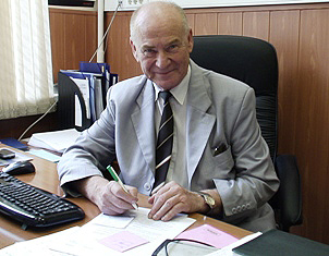 Савинов Юрий Анатольевич