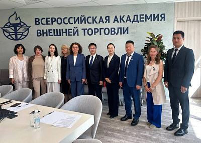 Академию посетила делегация Столичного университета экономики и бизнеса КНР