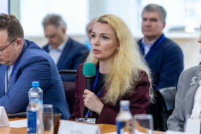 Декан факультета международного бизнеса Алла Гришкова выступила с докладом на Четвертой научно-практической сессии «Госкорпорации «Росатом» 