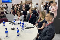 Студенты ВАВТ показали мастерство переговоров на ПМЭФ–2026