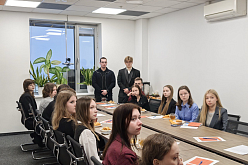 19 февраля 2026 года в рамках учебной практики студенты 1 курса бакалавриата МПФ посетили день открытых дверей в Адвокатском бюро «Юрлов и партнеры»